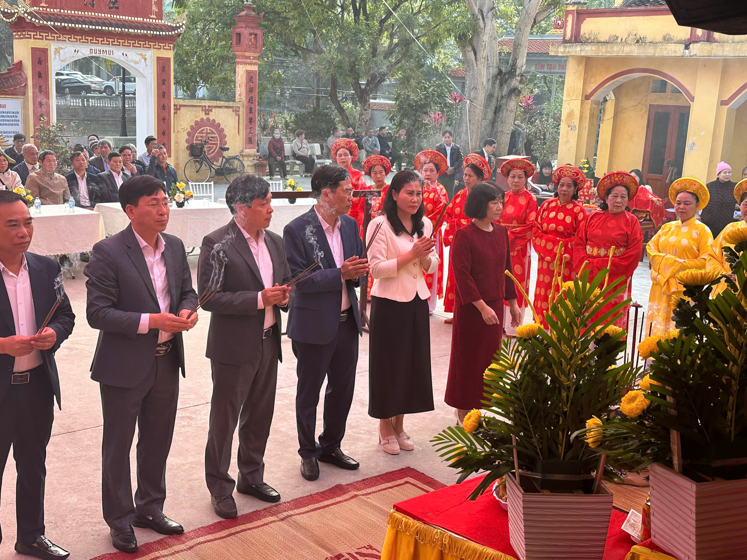 Sáng ngày 05 tháng Giêng năm Bính Ngọ (21/02/2026), phường Trần Lãm tổ chức khai mạc lễ hội truyền thống đình Cả phường Trần Lãm năm 2026.