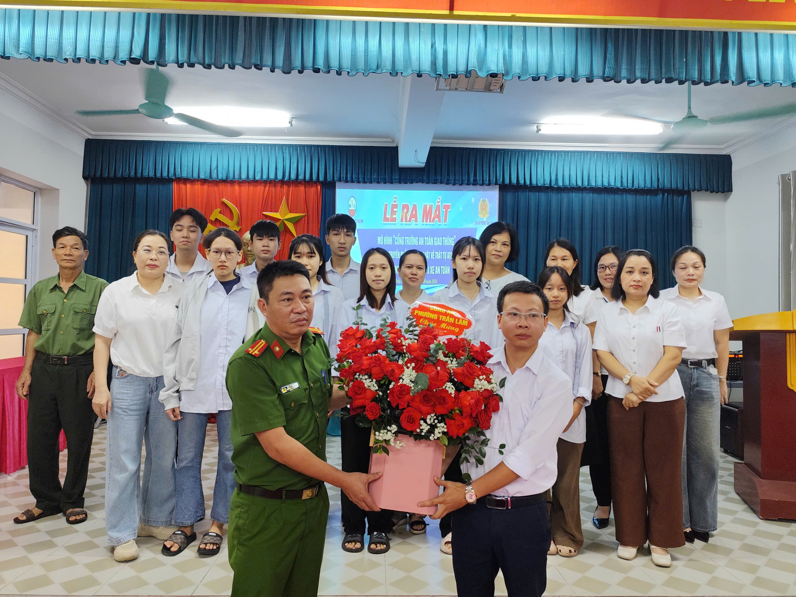 Phường Trần Lãm ra mắt mô hình “Cổng trường an toàn giao thông” tại Trung tâm GDNN-GDTX Thái Bình